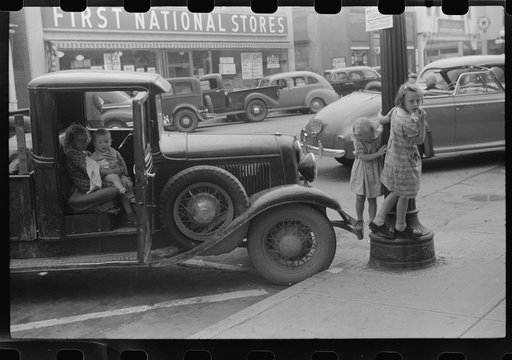 Farm children who came into town with their parents on Saturday, Rutland, Vermont