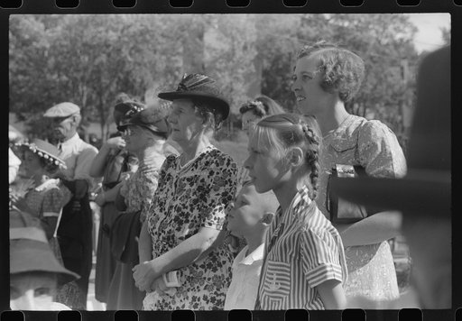 Untitled photo, possibly related to: Spectators at the "World's Fair" in Tunbridge, Vermont