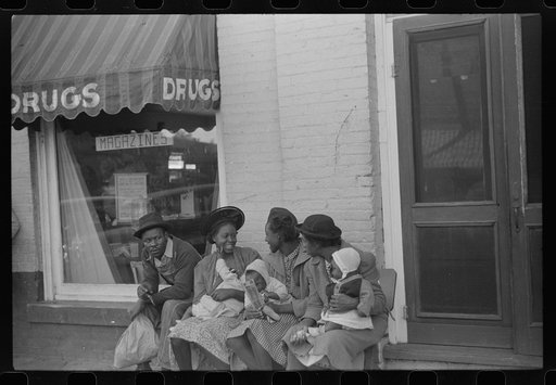 Untitled photo, possibly related to: Greensboro, Greene County, Georgia. Street scene