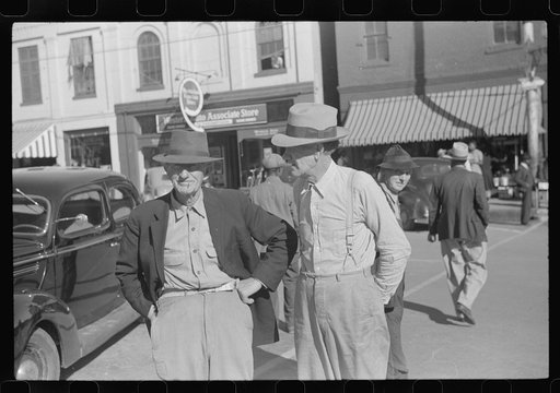 Untitled photo, possibly related to: Greensboro, Greene County, Georgia. Street scene