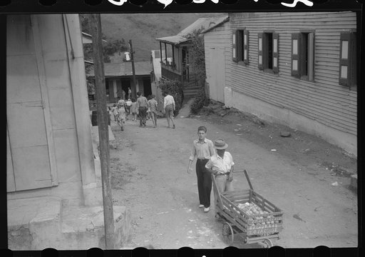 Street scene in Barranquitas, Puerto Rico