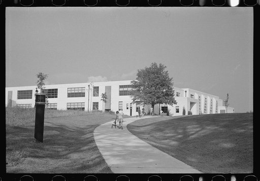 Untitled photo, possibly related to: Greenbelt school, Maryland