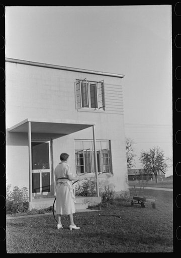 Untitled photo, possibly related to: Apartment house at Greenbelt, Maryland