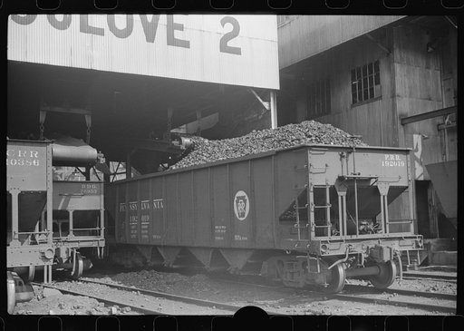 Untitled photo, possibly related to: Coal being screened, Pursglove Cleaning Plant No. 2, West Virginia