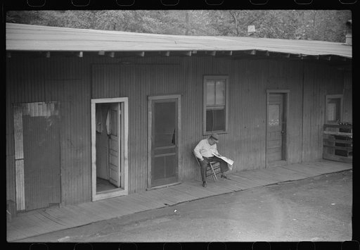 Coal miners' shacks along railroad tracks, Osage, West Virginia