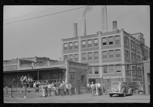 Lunch hour, part of Carbon Carbide Company (West Vaco). South Charleston, West Virginia