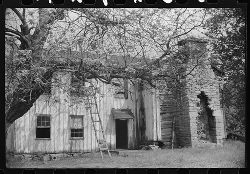 Old abandoned farmhouse on main highway between Morgantown and Elkins, West Virginia