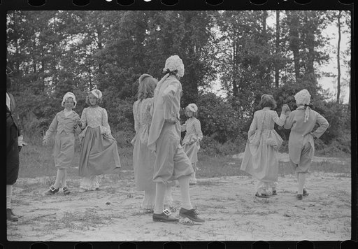 Schoolchildren doing colonial dance on May Day health day at Ashwood Plantation, South Carolina