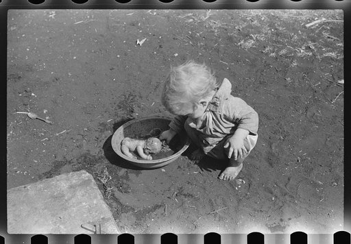 Child of migratory packinghouse workers.  Belle Glade, Florida