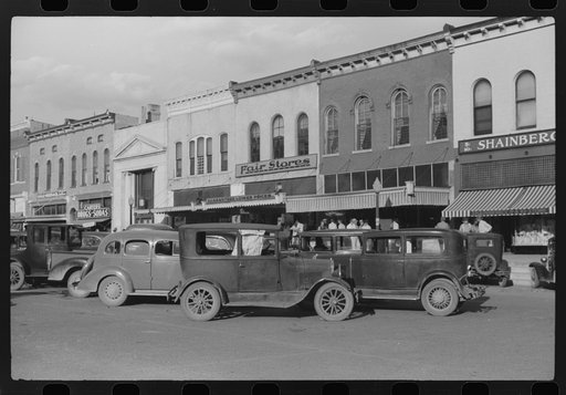 Untitled photo, possibly related to: Saturday afternoon on main street, Lexington, Mississippi Delta, Mississippi
