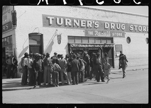 Untitled photo, possibly related to: Main street on Saturday afternoon, Belzoni, Mississippi Delta, Mississippi