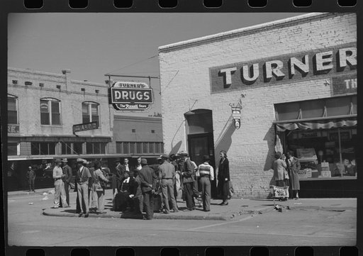 Untitled photo, possibly related to: Main street on Saturday afternoon, Belzoni, Mississippi Delta, Mississippi