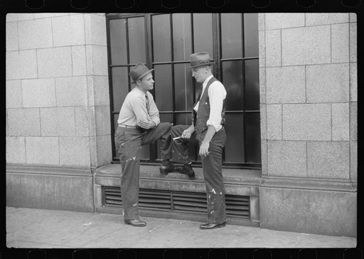 Cotton merchants outside the Memphis Cotton Exchange Building. Memphis, Tennessee