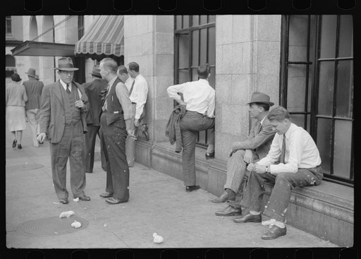 Cotton merchants and brokers outside the Memphis Cotton Exchange Building. Memphis, Tennessee
