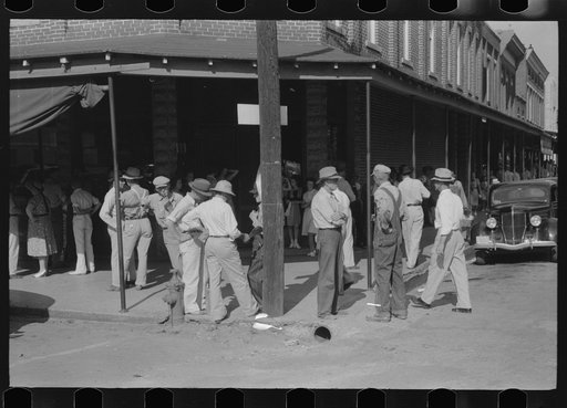 Farmers in front of store on Saturday afternoon in Cave City [actually Horse Cave], Kentucky