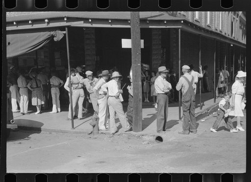 Untitled photo, possibly related to: Farmers in front of store on Saturday afternoon in Cave City [actually Horse Cave], Kentucky