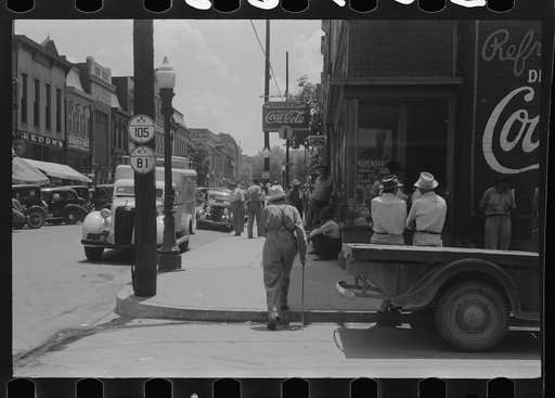 Farmers in town on Saturday afternoon. Russellville, Kentucky