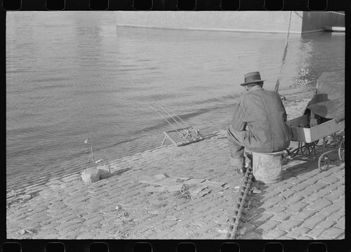 Fishing along the Ohio River, Louisvillle, Kentucky