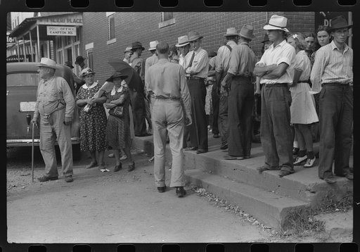 Farmers and townspeople in center of town on court day, Campton, Kentucky