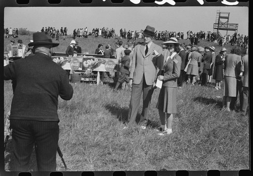 Untitled photo, possibly related to: Spectators at horse races, Warrenton, Virginia