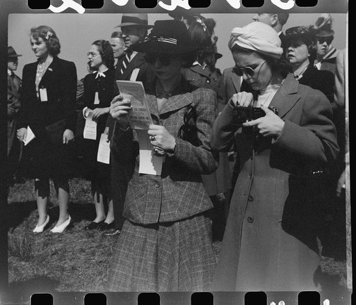 Untitled photo, possibly related to: Spectators at horse races, Warrenton, Virginia