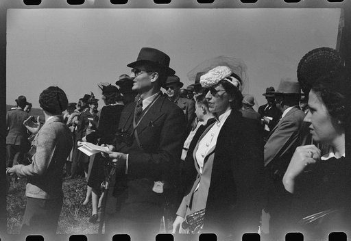 Untitled photo, possibly related to: Spectators at horse races, Warrenton, Virginia