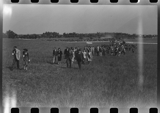 Untitled photo, possibly related to: Spectators at horse races, Warrenton, Virginia