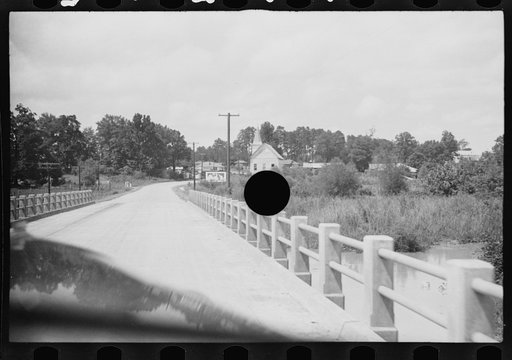 Untitled photo, possibly related to: Roadside scene, Alabama. Approach to Moundville
