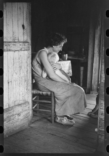 Untitled photo, possibly related to: Lily Rogers Fields and children. Hale County, Alabama