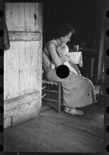 Untitled photo, possibly related to: Lily Rogers Fields and children. Hale County, Alabama