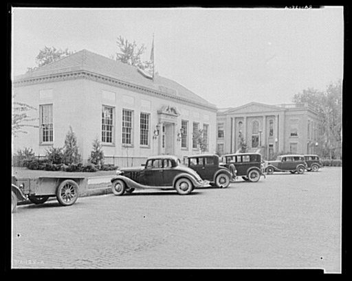 Post office and public library in Decatur, Indiana