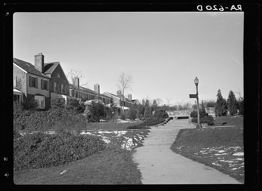 Radburn, New Jersey, a privately financed model town which furnished some of the ideas for the Suburban Resettlement Administration's Greenbelt towns. Houses showing the plan by which thoroughfares are eliminated from the front of the houses