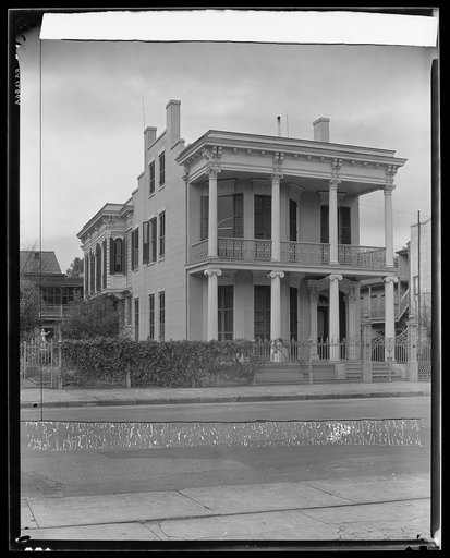 Nineteenth-century Greek revival house. 1749 Coliseum Street. New Orleans, Louisiana