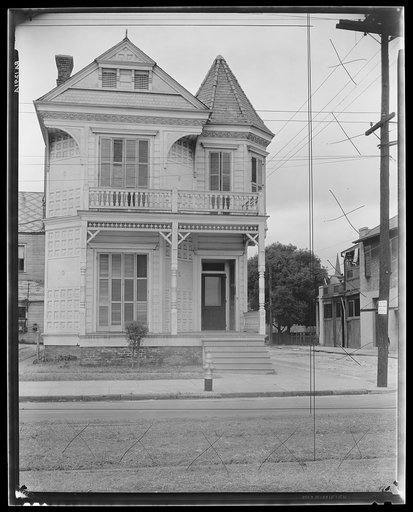 Degenerate period of early twentieth-century New Orleans architecture. Louisiana