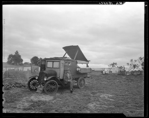 One pea picker's home. One-half mile off Highway 101 at Nipomo, California