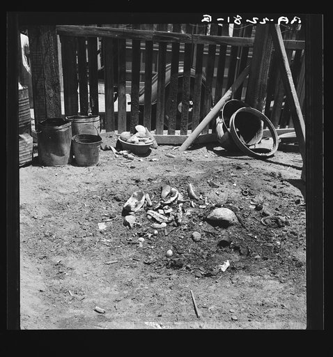 No garbage disposal. Brawley, Imperial Valley, California