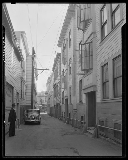 Card Alley. North Bean [i.e. Beach] District (Italians). San Francisco, California