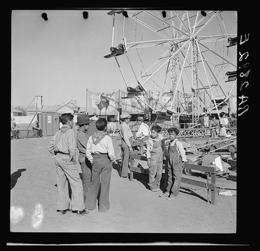 Watching the amusements. Carnival at Roswell, New Mexico