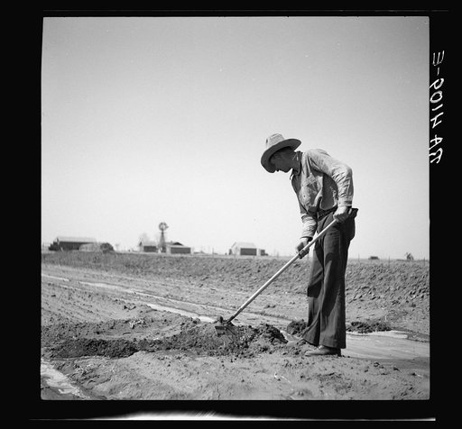 Fighting the drought and dust with irrigation. Cimarron County, Oklahoma