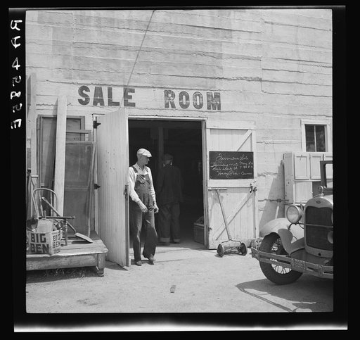 Auction sale. Kearney, Nebraska