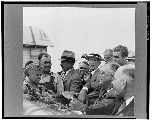 President Roosevelt visits farmer who is receiving drought relief grant. Mandan, North Dakota