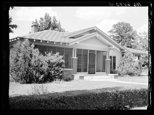 Manager's home at Sunflower plantation now under option by Resettlement Administration. Near Sunflower, Mississippi. This is one of the largest plantations in the region
