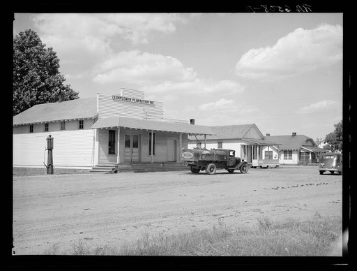 Plantation headquarters. Sunflower plantation, just optioned by Resettlement Administration. Near Sunflower, Mississippi