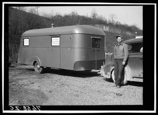 A demonstration of Farm Security Administration trailers. Trailer for defense workers. Washington, D.C.