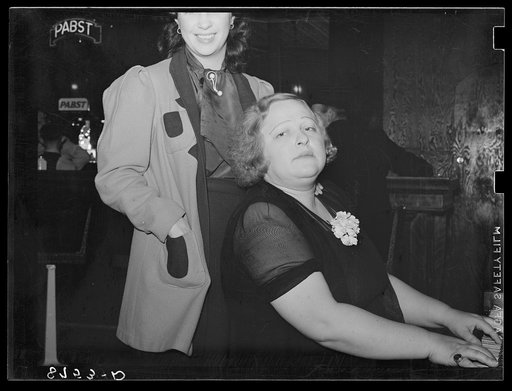 Entertainer in saloon at North Platte, Nebraska
