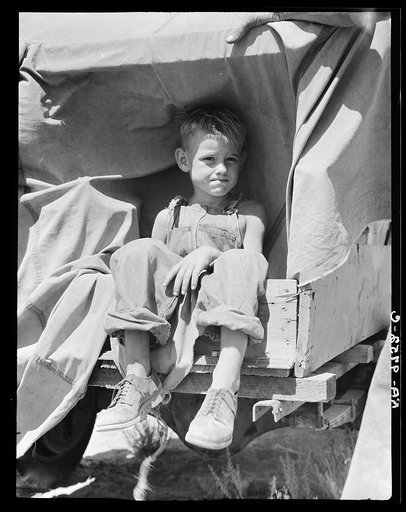 Child of an impoverished family from Iowa stranded in New Mexico