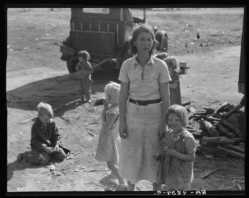 Oklahoma mother of five children, now picking cotton in California, near Fresno