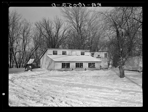 Chicken house on Levi Mills' farm near Spencer, Iowa. This eighty acre farm was owner-operated until this year. Feeding of cattle is done on this farm, keeping the crops on the farm, thus maintaining soil fertility