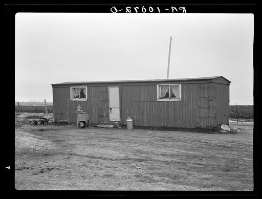 Railroad car home of Lloyd Sampson, potato farmer near Armstrong, Iowa