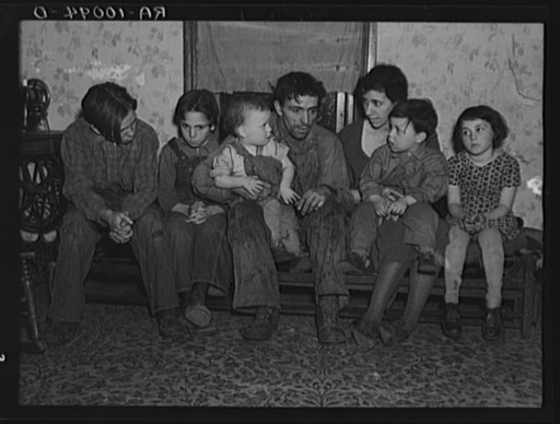 Homer Sharer and family. Estherville, Iowa. He has rented farms in the past. Was last employed as hired hand for sixteen months, but is on unemployment relief